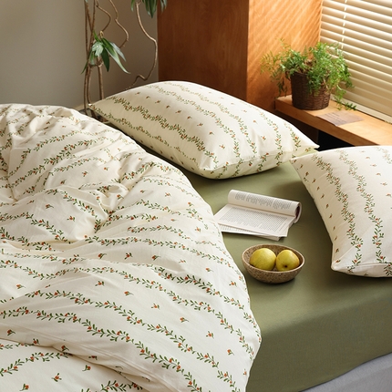 2025春夏新品母婴A类全棉纯棉针织棉软糯糯清新小碎花床单款四件套 秘密花园