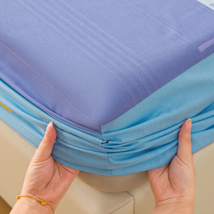 91家纺网 家纺一手货源 找家纺 棉乐町 2025新款五幅段床笠枫叶蓝格