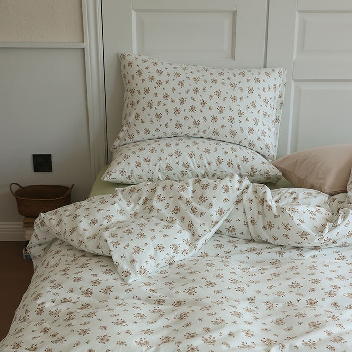 91家纺网 家纺一手货源 找家纺 2025春夏新品母婴A类全棉纯棉针织棉软糯糯清新小碎花床单款四件套 爱莎绿