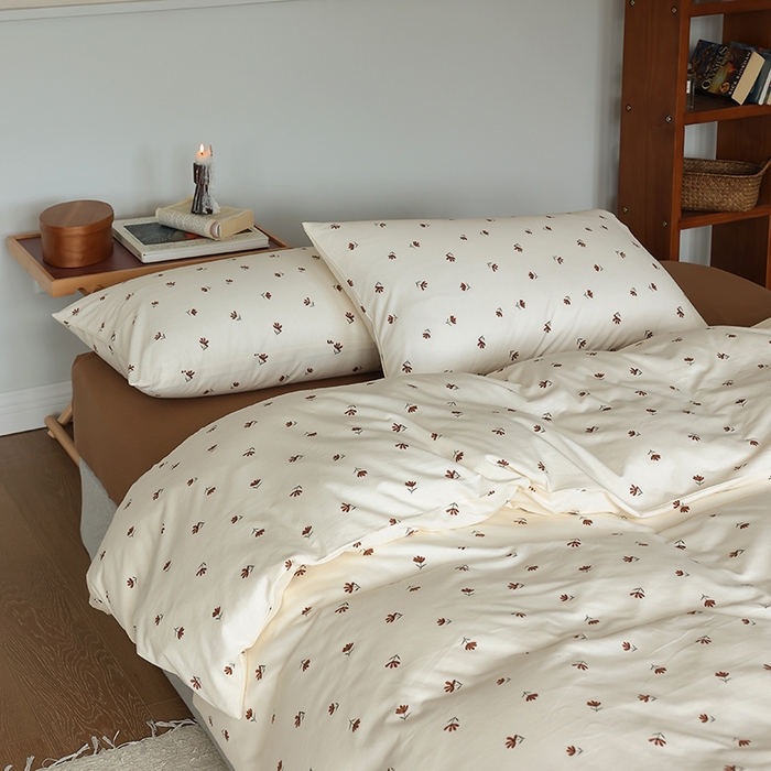 91家纺网 家纺一手货源 找家纺 2025春夏新品母婴A类全棉纯棉针织棉软糯糯清新小碎花床单款四件套 玛奇朵米白