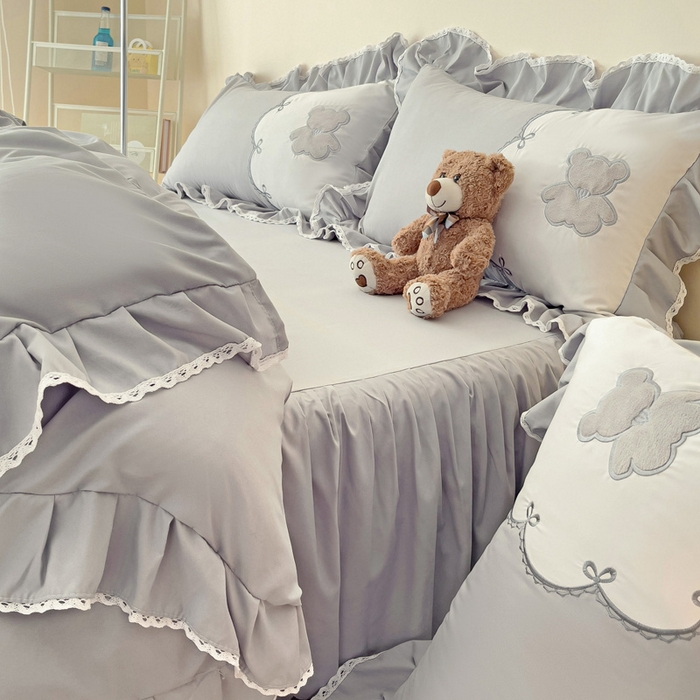 91家纺网 家纺一手货源 找家纺 慕语家纺 2025新款高定贴布绣磨毛四件套-熊小贝 熊小贝-烟灰