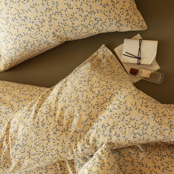 91家纺网 家纺一手货源 找家纺 2025春夏新品母婴A类全棉纯棉针织棉软糯糯清新小碎花床单款四件套 莫奈黄