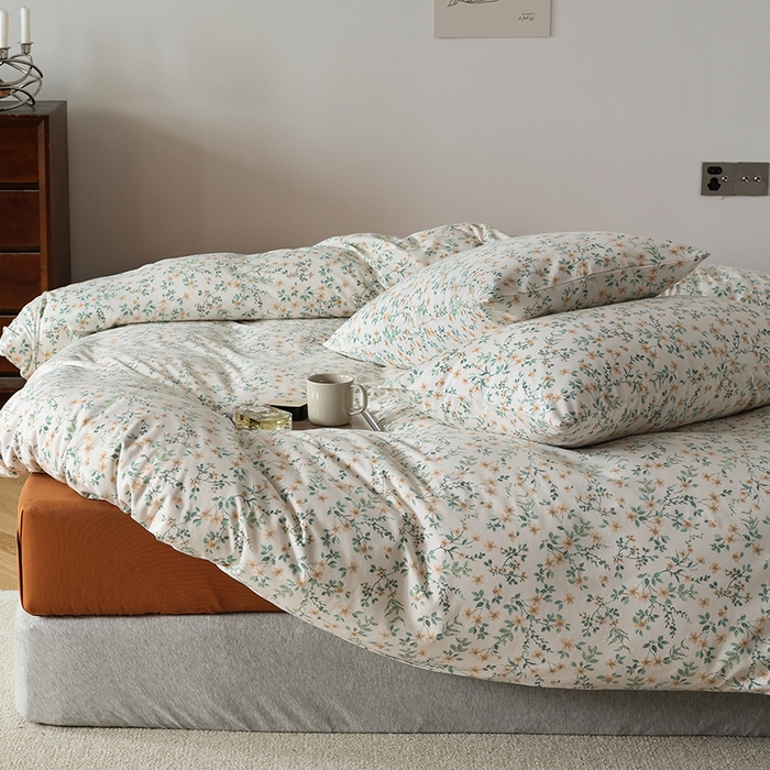 91家纺网 家纺一手货源 找家纺 2025春夏新品母婴A类全棉纯棉针织棉软糯糯清新小碎花床单款四件套 清风