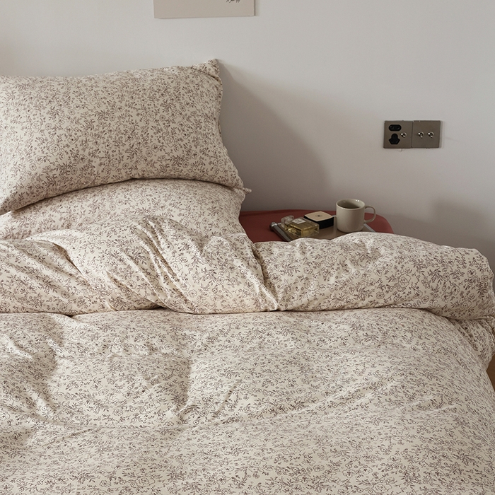 91家纺网 家纺一手货源 找家纺 2025春夏新品母婴A类全棉纯棉针织棉软糯糯清新小碎花床单款四件套 摩卡棕