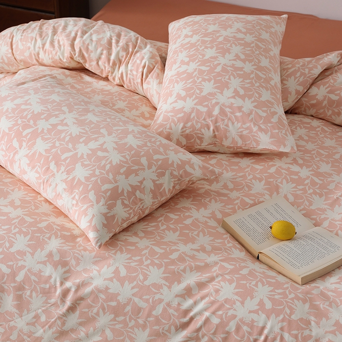 91家纺网 家纺一手货源 找家纺 2025春夏新品母婴A类全棉纯棉针织棉软糯糯清新小碎花床单款四件套 盛夏粉