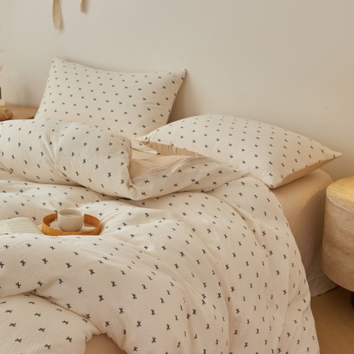 91家纺网 家纺一手货源 找家纺 618家纺 2025新款A类母婴级全棉三层纱皱皱纱纯棉四件套 蝴蝶结米