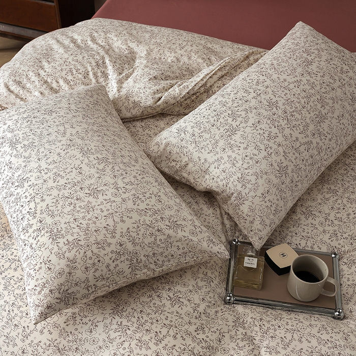 91家纺网 家纺一手货源 找家纺 2025春夏新品母婴A类全棉纯棉针织棉软糯糯清新小碎花床单款四件套 摩卡棕