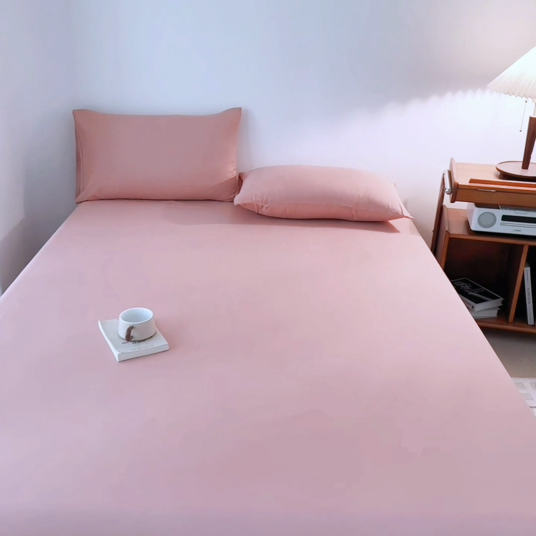 91家纺网 家纺一手货源 找家纺 优迈 2025新款水洗棉亲肤磨毛纯色单品系列单床笠单枕套三件套 粉色