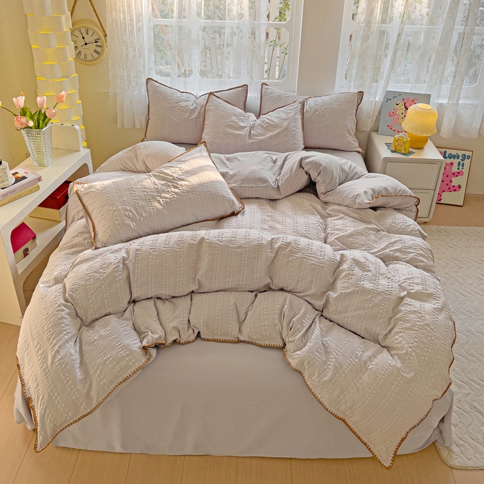 91家纺网 家纺一手货源 找家纺 娜娜 2025新款磨毛水洗棉泡泡纱贝壳边四件套 泡泡纱-浅灰