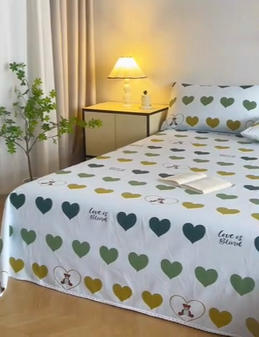 91家纺网 家纺一手货源 找家纺 首爱 2025新款五幅段床单 心心熊