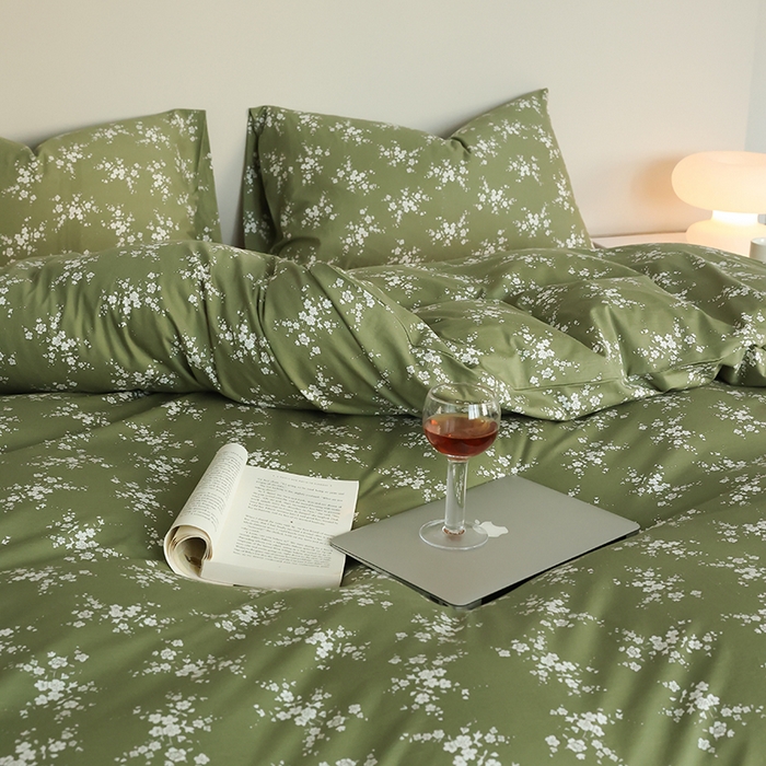 91家纺网 家纺一手货源 找家纺 2025春夏新品母婴A类全棉纯棉针织棉软糯糯清新小碎花床单款四件套 蔷薇绿