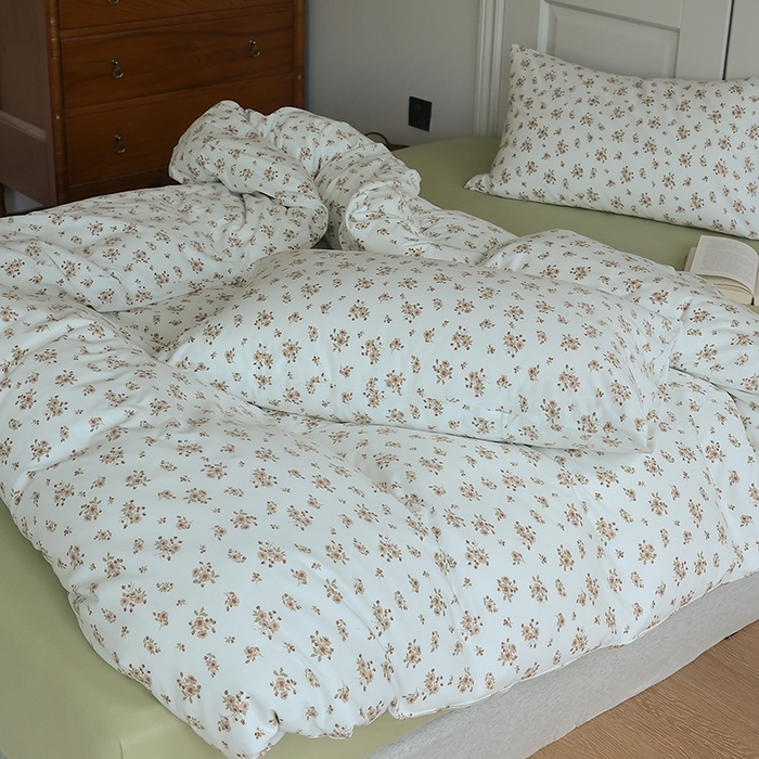 91家纺网 家纺一手货源 找家纺 2025春夏新品母婴A类全棉纯棉针织棉软糯糯清新小碎花床单款四件套 爱莎绿