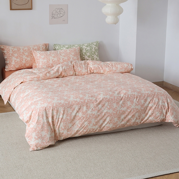 91家纺网 家纺一手货源 找家纺 2025春夏新品母婴A类全棉纯棉针织棉软糯糯清新小碎花床单款四件套 盛夏粉