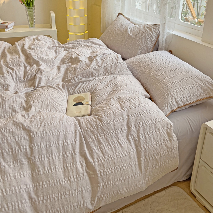 91家纺网 家纺一手货源 找家纺 娜娜 2025新款磨毛水洗棉泡泡纱贝壳边四件套 泡泡纱-浅灰