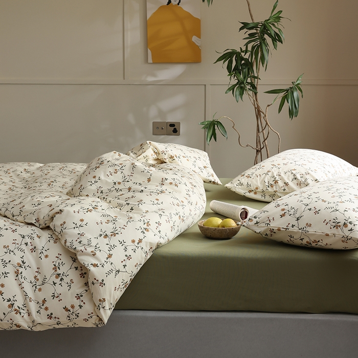 91家纺网 家纺一手货源 找家纺 2025春夏新品母婴A类全棉纯棉针织棉软糯糯清新小碎花床单款四件套 蔓藤黄