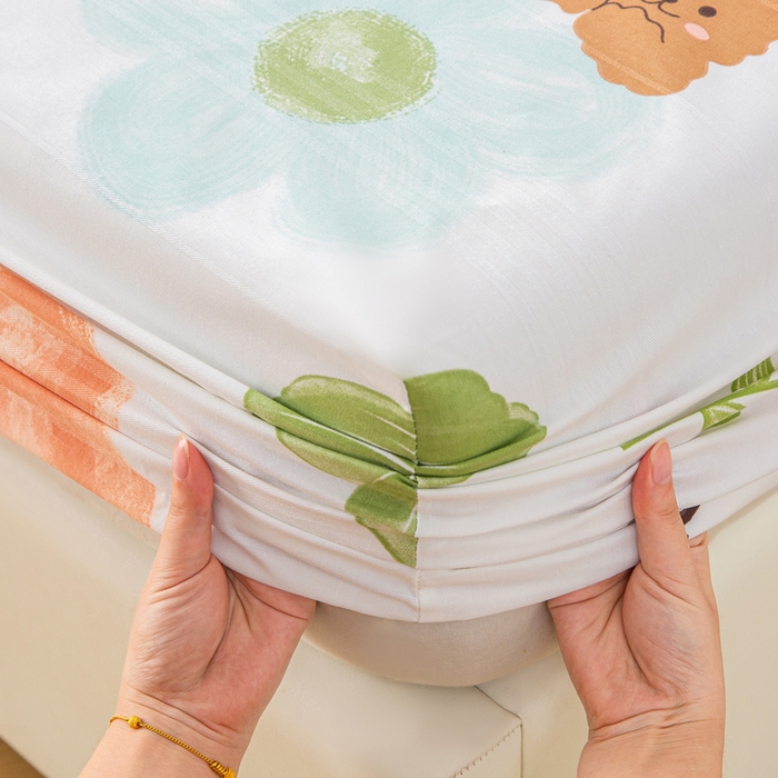 91家纺网 家纺一手货源 找家纺 棉乐町 2025新款五幅段床笠花朵熊