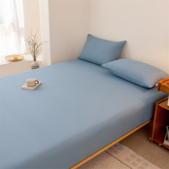 91家纺网 家纺一手货源 找家纺 优迈 2025新款水洗棉亲肤磨毛纯色单品系列单床笠单枕套三件套 雾蓝