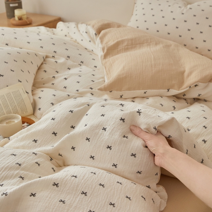 91家纺网 家纺一手货源 找家纺 618家纺 2025新款A类母婴级全棉三层纱皱皱纱纯棉四件套 蝴蝶结米