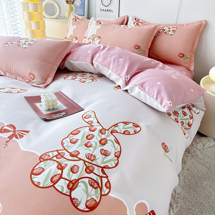 91家纺网 家纺一手货源 找家纺 梦卓家纺 2025新款小清新植物羊绒印花单被套 花园小兔