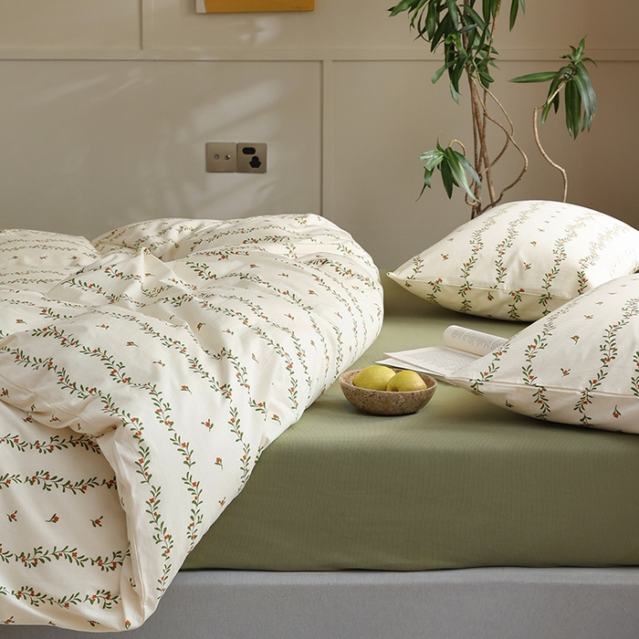 91家纺网 家纺一手货源 找家纺 2025春夏新品母婴A类全棉纯棉针织棉软糯糯清新小碎花床单款四件套 秘密花园