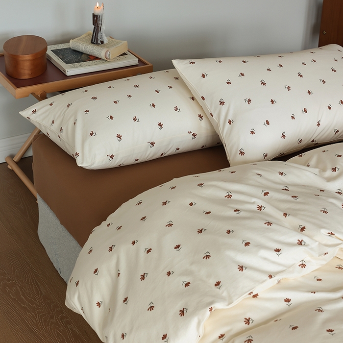 91家纺网 家纺一手货源 找家纺 2025春夏新品母婴A类全棉纯棉针织棉软糯糯清新小碎花床单款四件套 玛奇朵米白