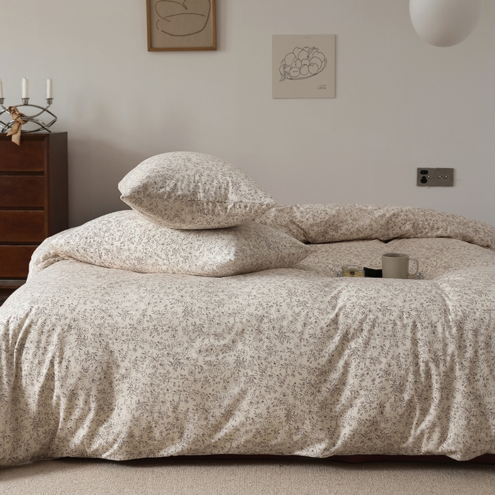 91家纺网 家纺一手货源 找家纺 2025春夏新品母婴A类全棉纯棉针织棉软糯糯清新小碎花床单款四件套 摩卡棕