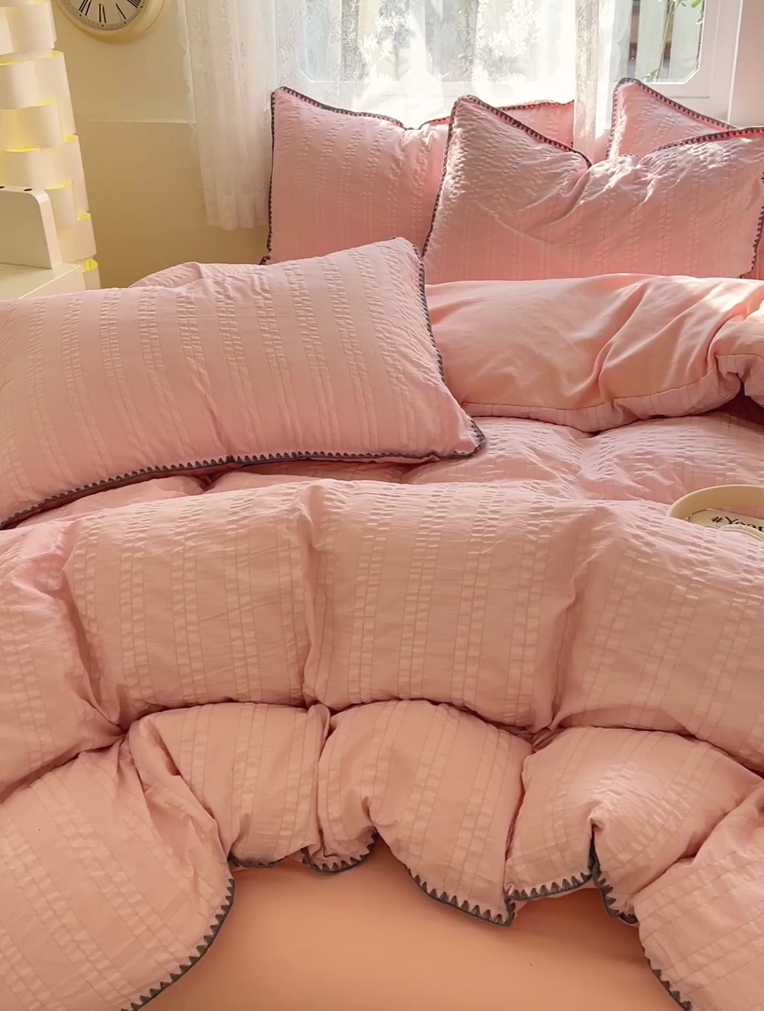 91家纺网 家纺一手货源 找家纺 娜娜 2025新款磨毛水洗棉泡泡纱贝壳边四件套 泡泡纱-藕粉