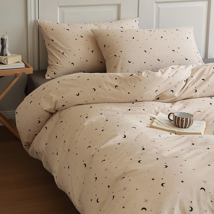 91家纺网 家纺一手货源 找家纺 2025春夏新品母婴A类全棉纯棉针织棉软糯糯清新小碎花床单款四件套 满天星卡其