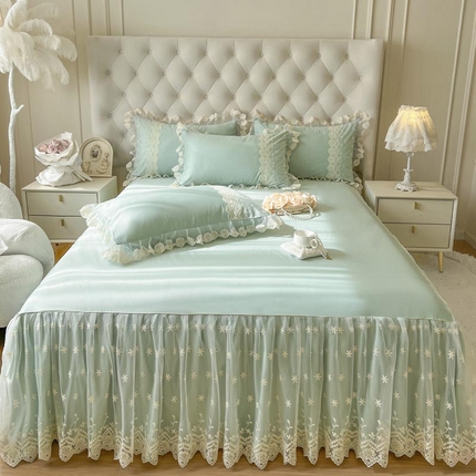 91家纺网 家纺一手货源 找家纺 恋尚 2025新款60贡缎长绒棉床笠裙款三件套-薇梦 薇梦-香草绿