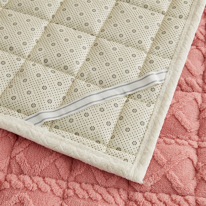 91家纺网 家纺一手货源 找家纺 凌云家纺 2025新款A类牛奶绒塔芙蓉床垫床褥 玫瑰粉