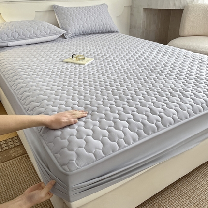 91家纺网 家纺一手货源 找家纺 迪梦思家纺 2025新款A类亲肤原棉夹棉床笠-蜂窝 蜂窝-银灰