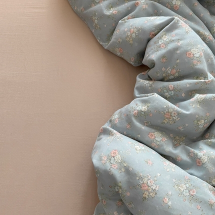 91家纺网 家纺一手货源 找家纺 仟网汇 2025新款有氧全棉双层纱四件套 小苍兰