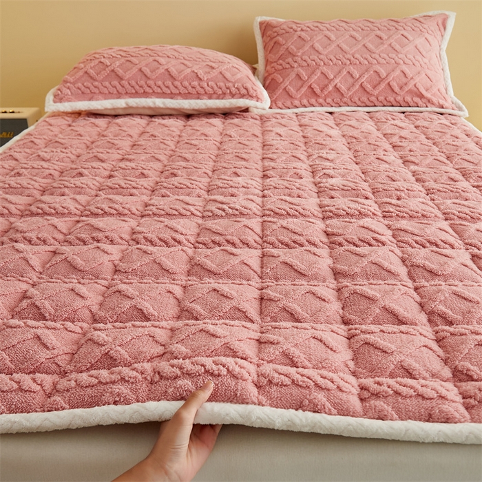 91家纺网 家纺一手货源 找家纺 凌云家纺 2025新款A类牛奶绒塔芙蓉床垫床褥 玫瑰粉