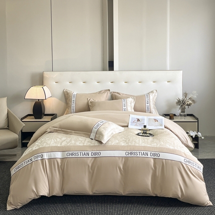 91家纺网 家纺一手货源 找家纺 苏源家居 2025新款四季亲肤棉磨毛浮雕刺绣四件套-秘境系列 秘境-香槟