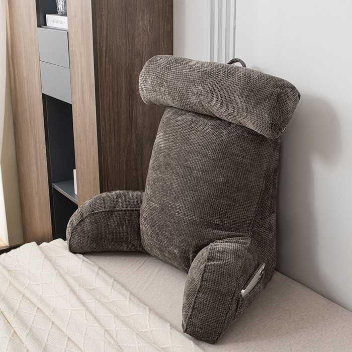 91家纺网 家纺一手货源 找家纺 一兰家纺 2025新款单人加厚雪芙绒格三角靠垫床上靠枕沙发靠背阅读枕 爱荳-魅影灰