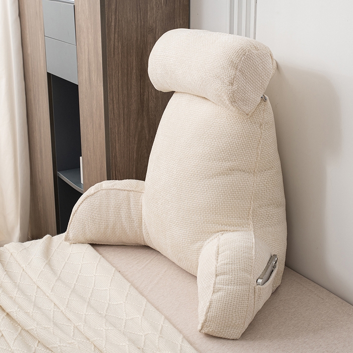 91家纺网 家纺一手货源 找家纺 一兰家纺 2025新款单人加厚雪芙绒格三角靠垫床上靠枕沙发靠背阅读枕 爱荳-奶昔米