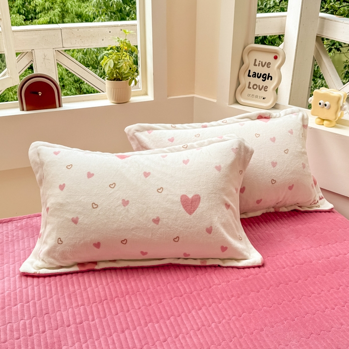 91家纺网 家纺一手货源 找家纺 （总）梦可莱家居 2024秋冬牛奶绒韩系ins印花床盖四件套