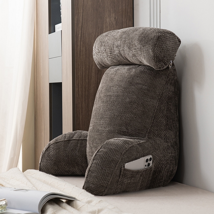 91家纺网 家纺一手货源 找家纺 一兰家纺 2025新款单人加厚雪芙绒格三角靠垫床上靠枕沙发靠背阅读枕 爱荳-魅影灰