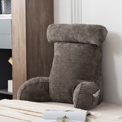 91家纺网 家纺一手货源 找家纺 一兰家纺 2025新款单人加厚雪芙绒格三角靠垫床上靠枕沙发靠背阅读枕 爱荳-魅影灰