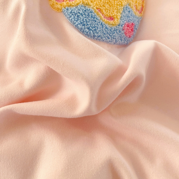 91家纺网 家纺一手货源 找家纺 茉礼 2025新款云朵棉毛巾绣印花四件套 腊肠狗