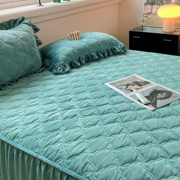 91家纺网 家纺一手货源 找家纺 （总）忘忧草 2023新款宝宝绒夹棉床裙保暖牛奶绒优雅系列