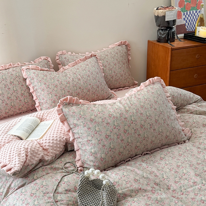 91家纺网 家纺一手货源 找家纺 麦伦家居 2025新款多功能床品全棉A类有氧双层纱+豆豆绒四件套荷叶边系列 花样年华