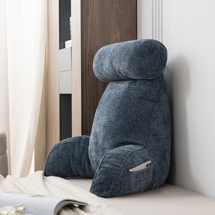 91家纺网 家纺一手货源 找家纺 一兰家纺 2025新款单人加厚雪芙绒格三角靠垫床上靠枕沙发靠背阅读枕 爱荳-湛蓝色