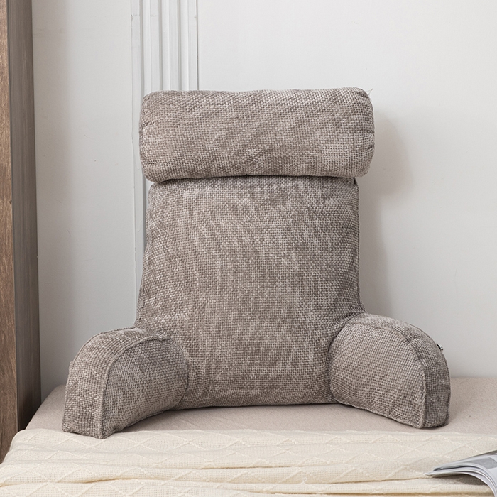 91家纺网 家纺一手货源 找家纺 一兰家纺 2025新款单人加厚雪芙绒格三角靠垫床上靠枕沙发靠背阅读枕 爱荳-丝缎灰