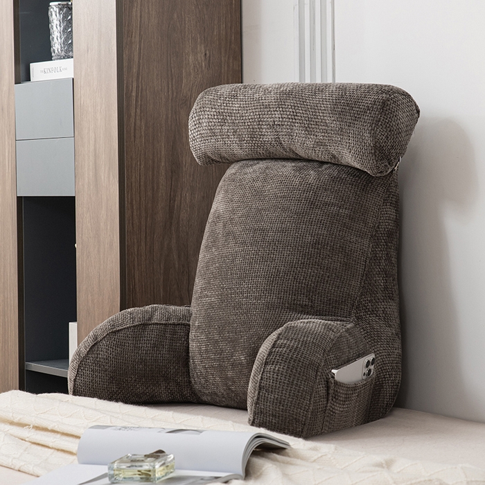 91家纺网 家纺一手货源 找家纺 一兰家纺 2025新款单人加厚雪芙绒格三角靠垫床上靠枕沙发靠背阅读枕 爱荳-魅影灰