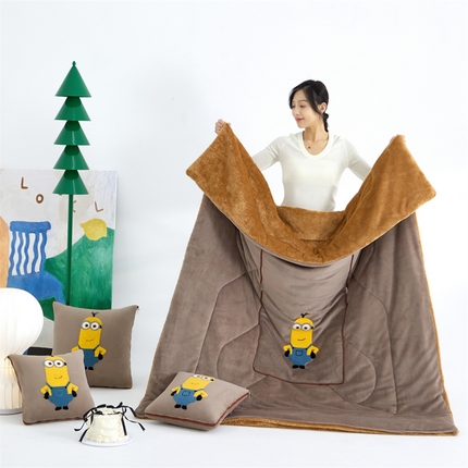 91家纺网 家纺一手货源 找家纺 （总）宝马家纺（原梦童画） 2025新款小黄人抱枕被加厚抱枕被