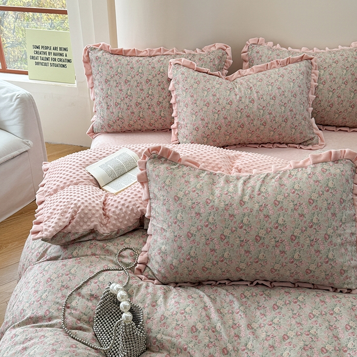 91家纺网 家纺一手货源 找家纺 麦伦家居 2025新款多功能床品全棉A类有氧双层纱+豆豆绒四件套荷叶边系列 花样年华