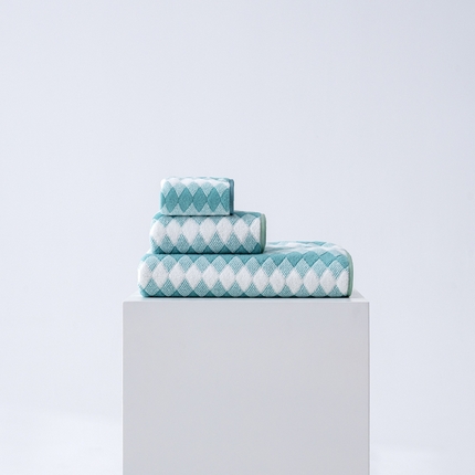 91家纺网 家纺一手货源 找家纺 （总）跨境电商珊瑚绒方巾毛巾浴巾套装三色格外贸爆款TEMU热销希音速卖通可压缩可真空打包