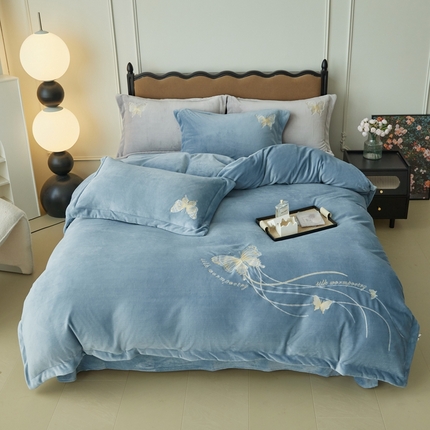 91家纺网 家纺一手货源 找家纺 佑先生 2025新款蝴蝶绣花绒四件套 涧石蓝