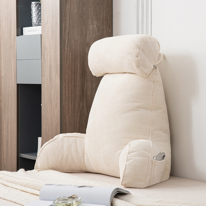 91家纺网 家纺一手货源 找家纺 一兰家纺 2025新款单人加厚雪芙绒格三角靠垫床上靠枕沙发靠背阅读枕 爱荳-奶昔米